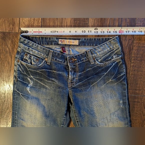 BKE Buckle Jeans Women's Stella Capri Distressed Blue Stretch Denim Sz 29. - Picture 13 of 16